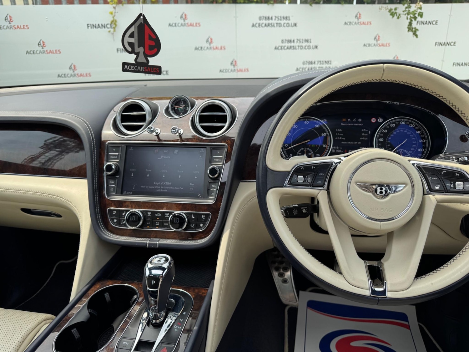 Used Bentley Bentayga 2017 for sale - 76537940: Photo 20