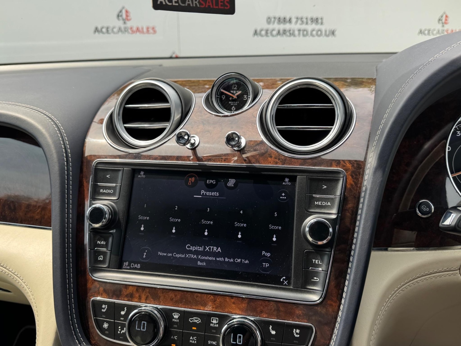 Used Bentley Bentayga 2017 for sale - 76537940: Photo 24