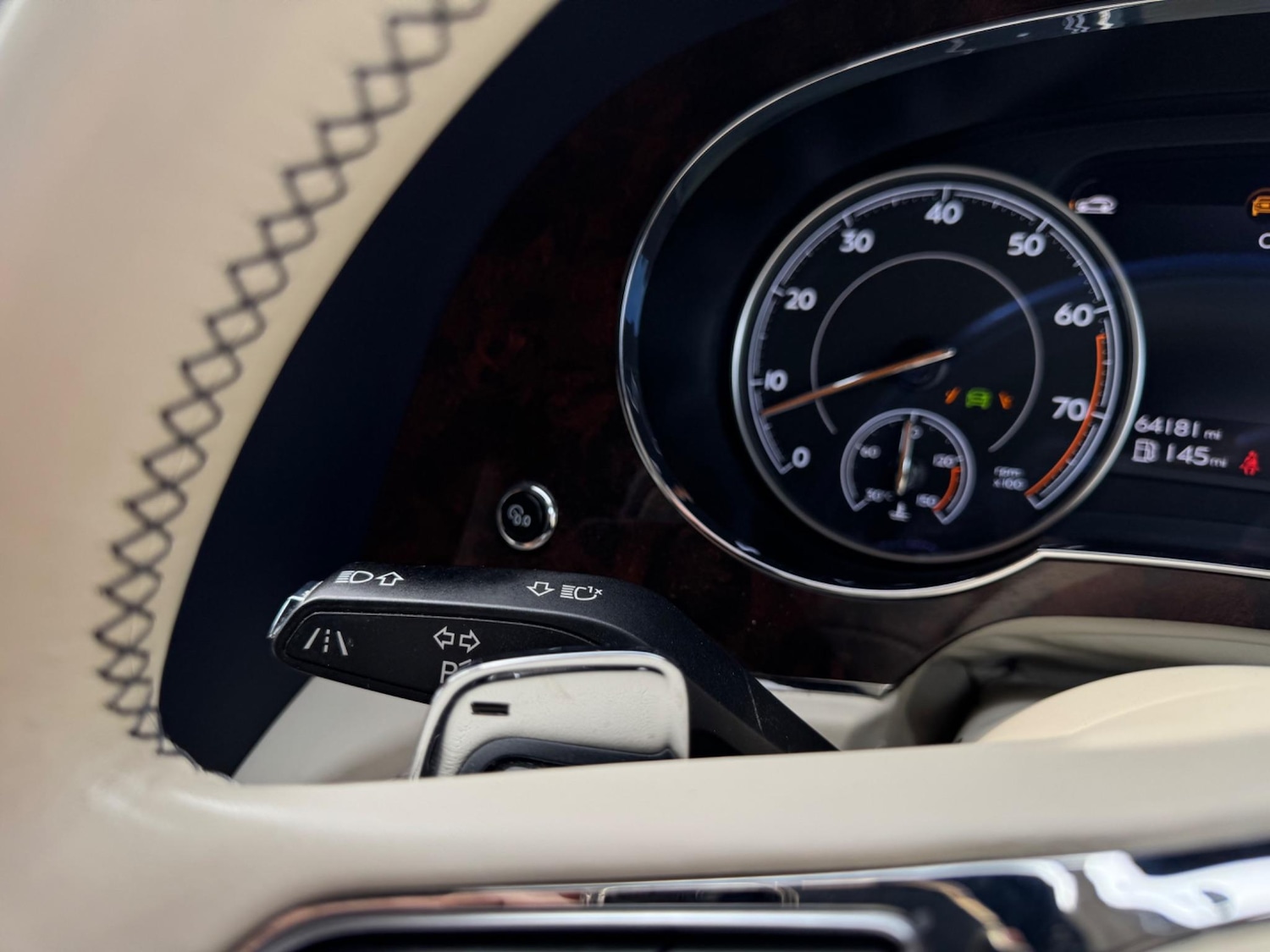 Used Bentley Bentayga 2017 for sale - 76537940: Photo 30