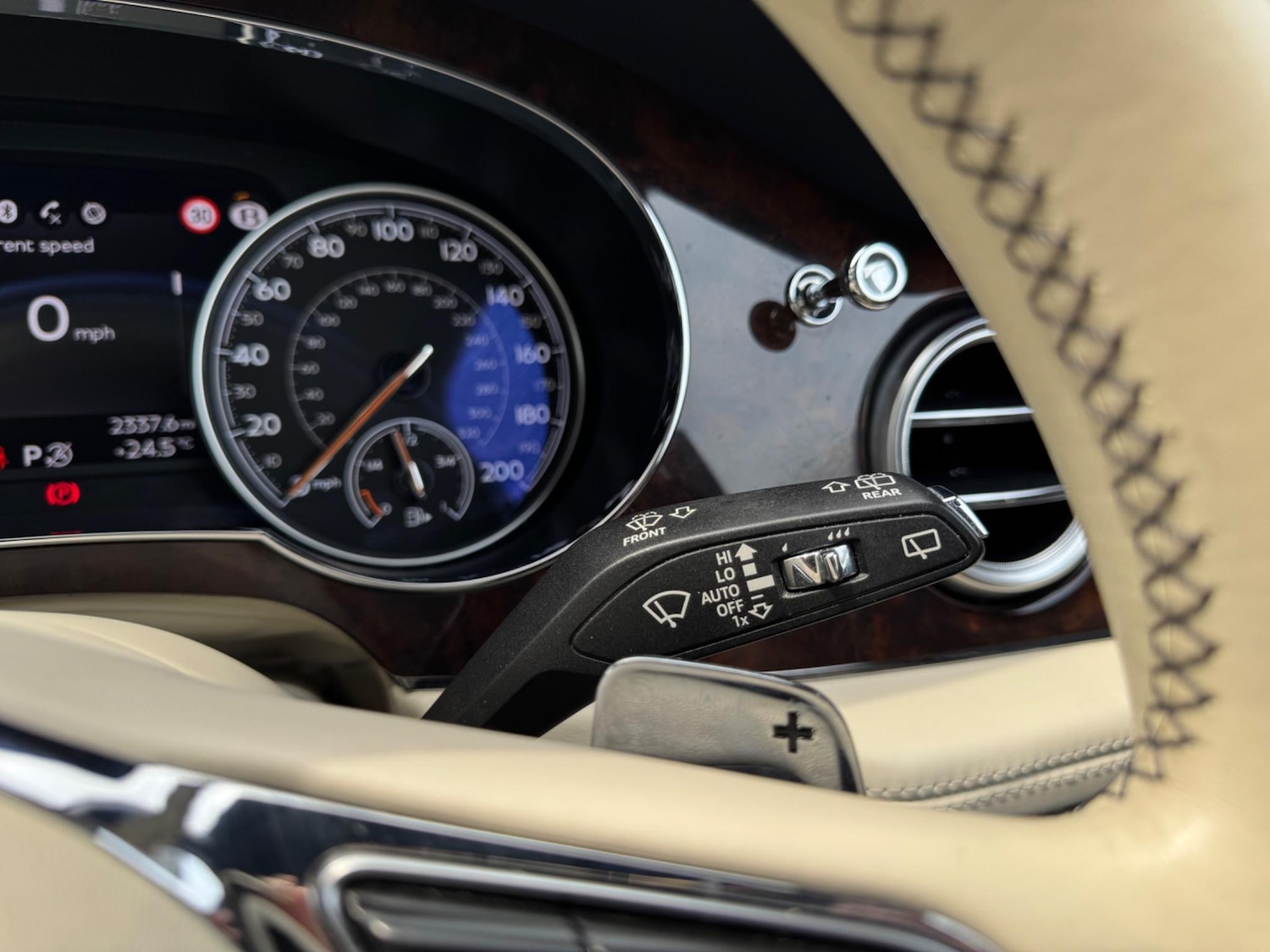 Used Bentley Bentayga 2017 for sale - 76537940: Photo 34