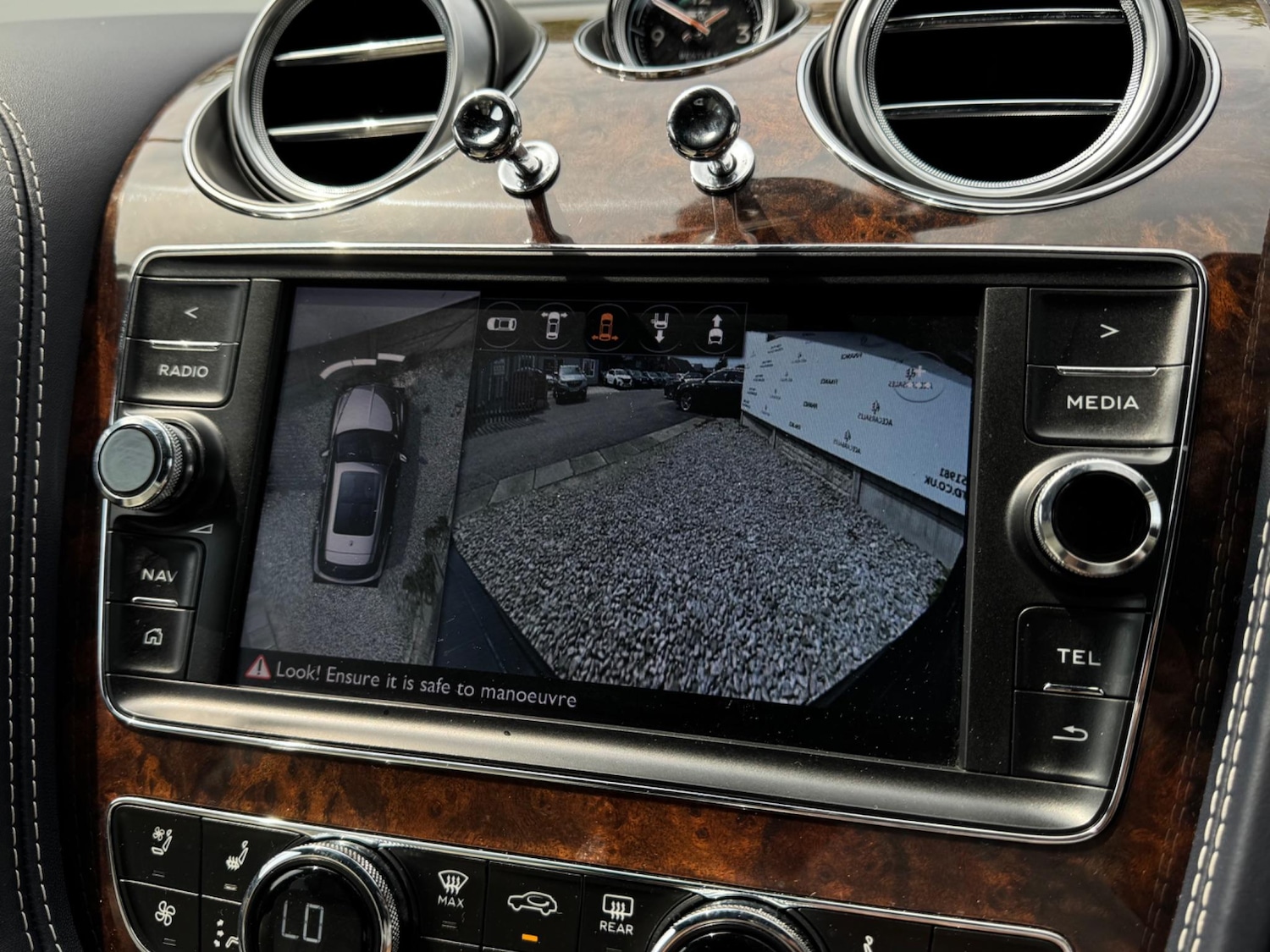 Used Bentley Bentayga 2017 for sale - 76537940: Photo 37