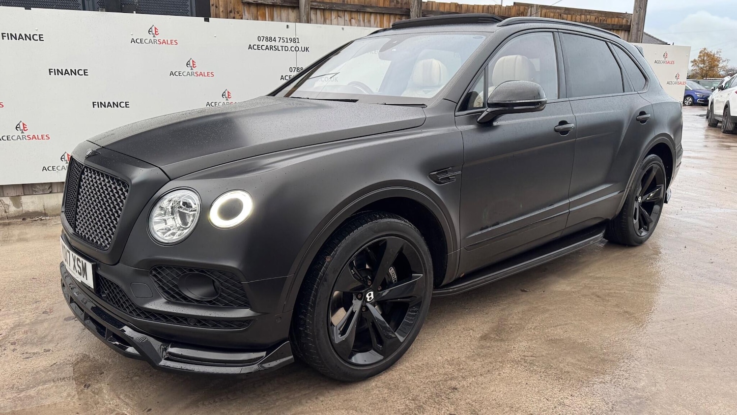 Used Bentley Bentayga 2017 for sale - 76537940: Photo 4
