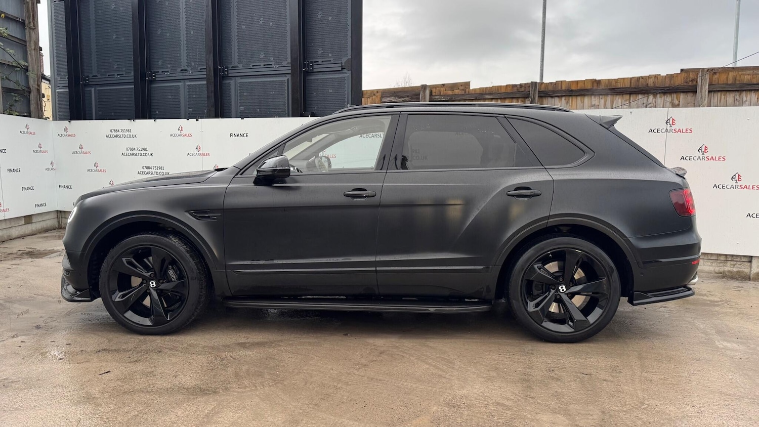 Used Bentley Bentayga 2017 for sale - 76537940: Photo 5