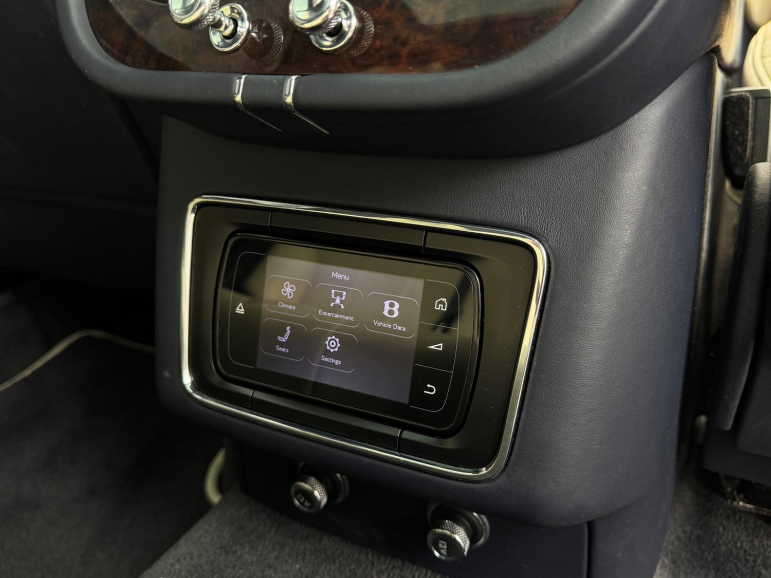 Used Bentley Bentayga 2017 for sale - 76537940: Photo 60