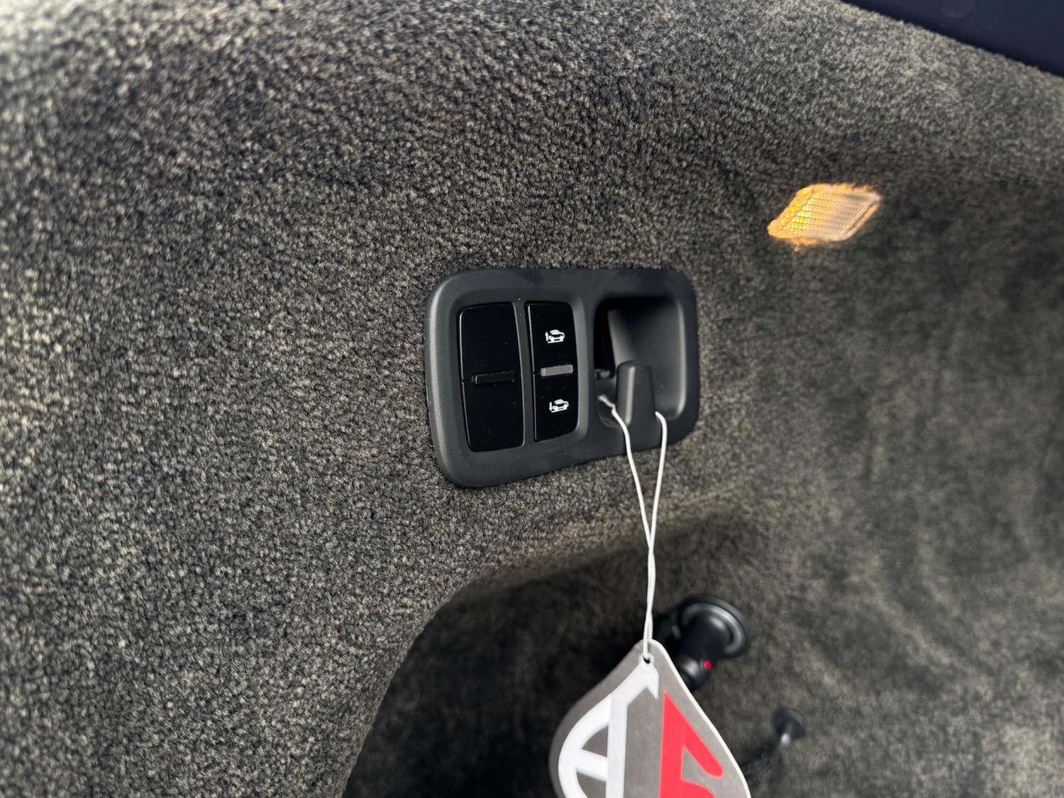 Used Bentley Bentayga 2017 for sale - 76537940: Photo 61