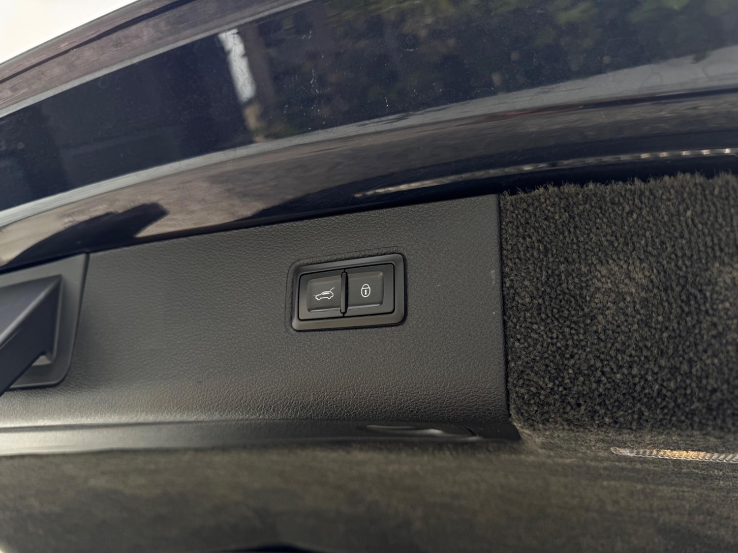 Used Bentley Bentayga 2017 for sale - 76537940: Photo 62