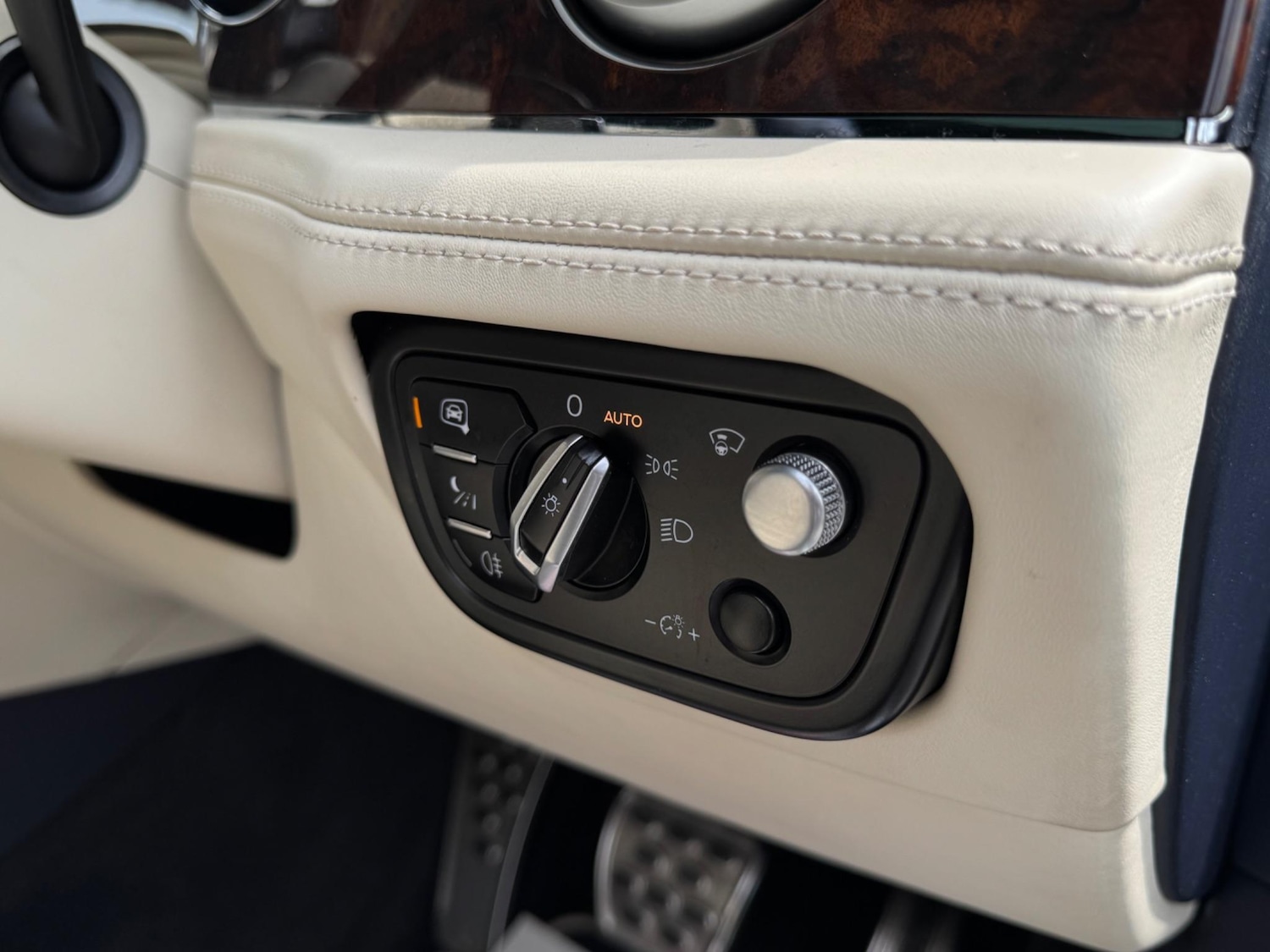 Used Bentley Bentayga 2017 for sale - 76537940: Photo 66