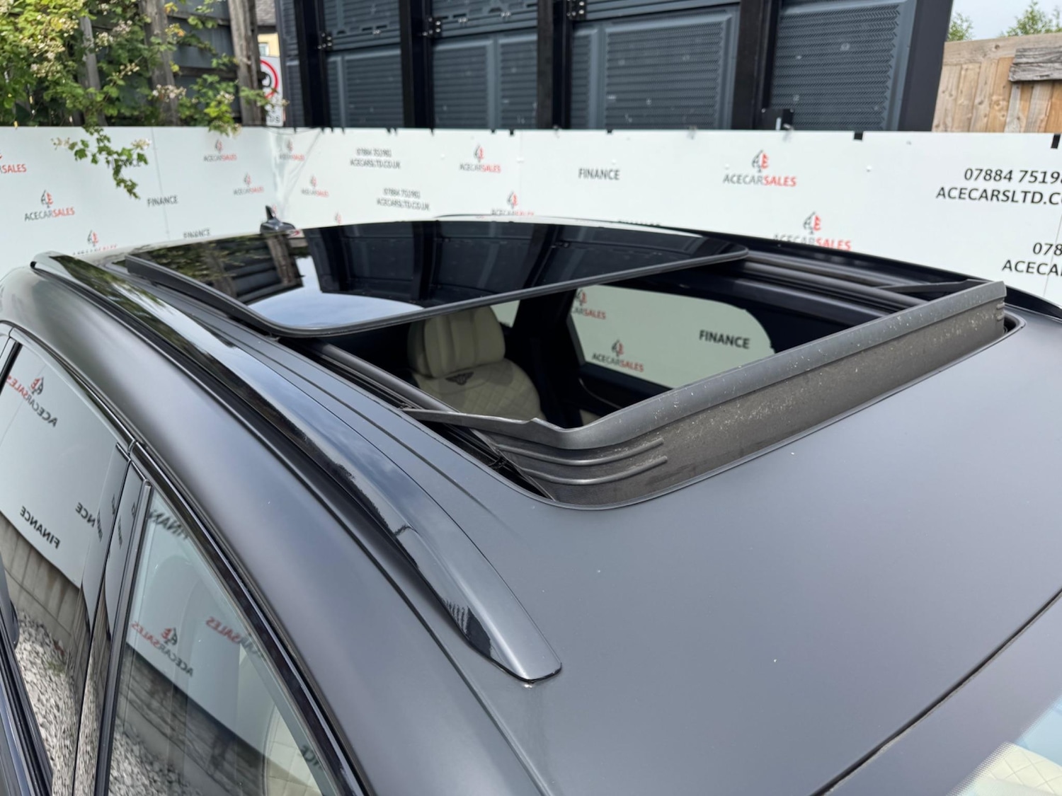 Used Bentley Bentayga 2017 for sale - 76537940: Photo 76