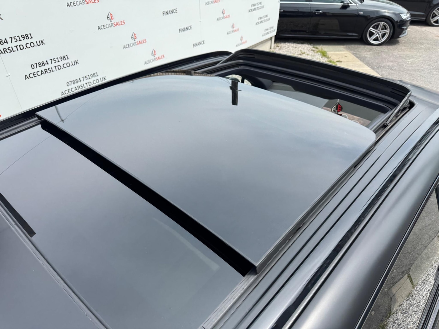 Used Bentley Bentayga 2017 for sale - 76537940: Photo 77