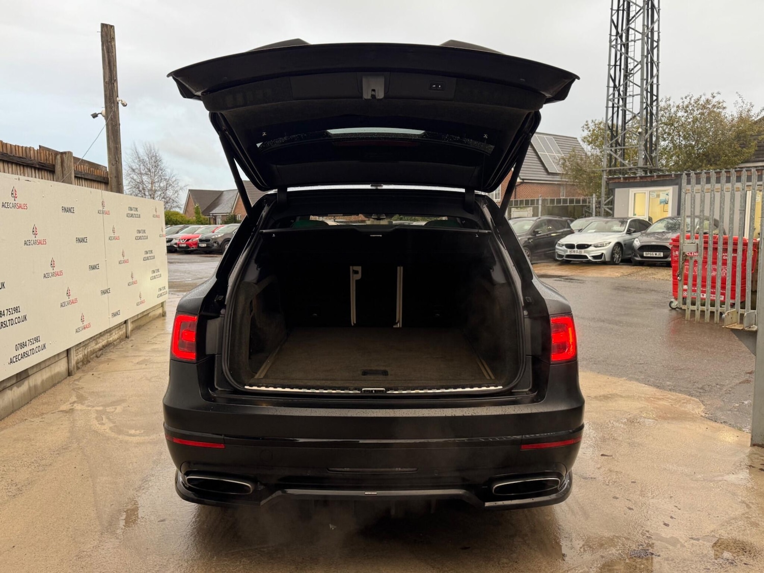 Used Bentley Bentayga 2017 for sale - 76537940: Photo 97