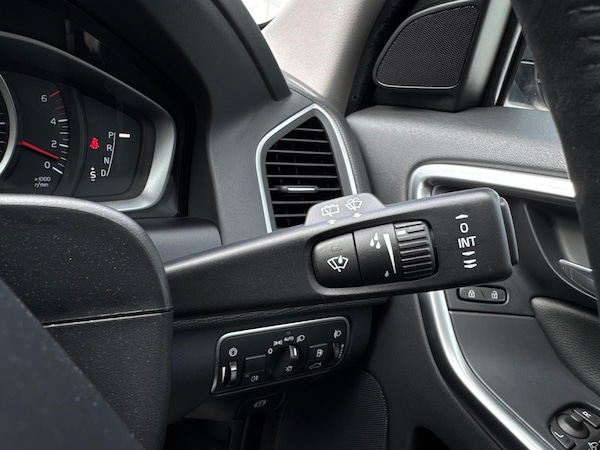 Used Volvo XC60 2017 for sale - 76284414: Photo 32