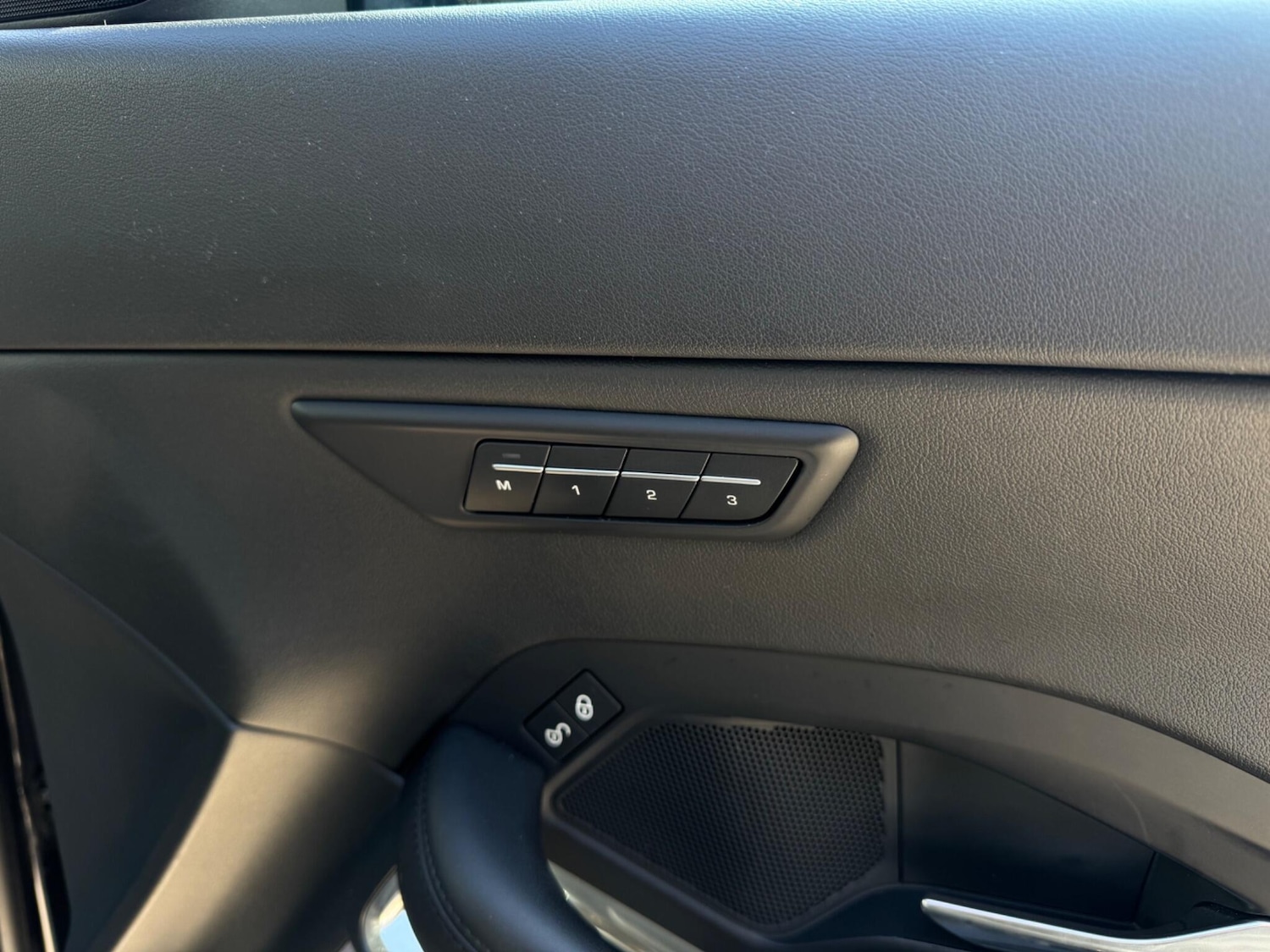 Used Jaguar E-Pace 2018 for sale - 77957751: Photo 63