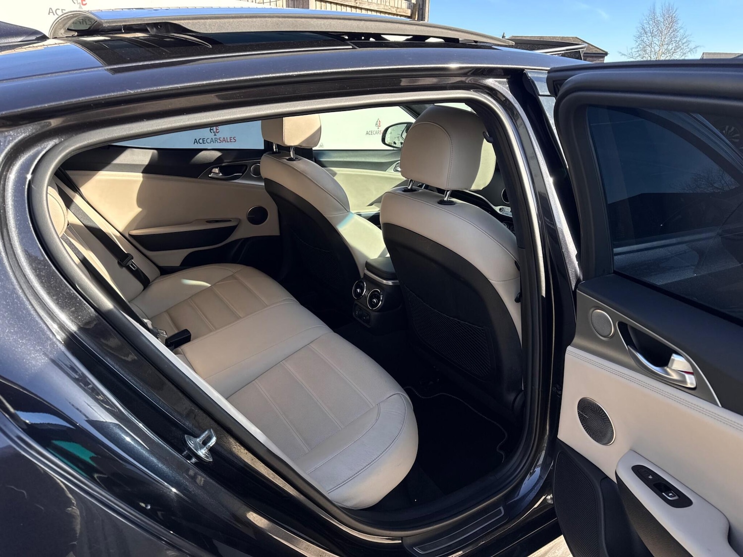 Used Kia Stinger 2018 for sale - 77564602: Photo 11