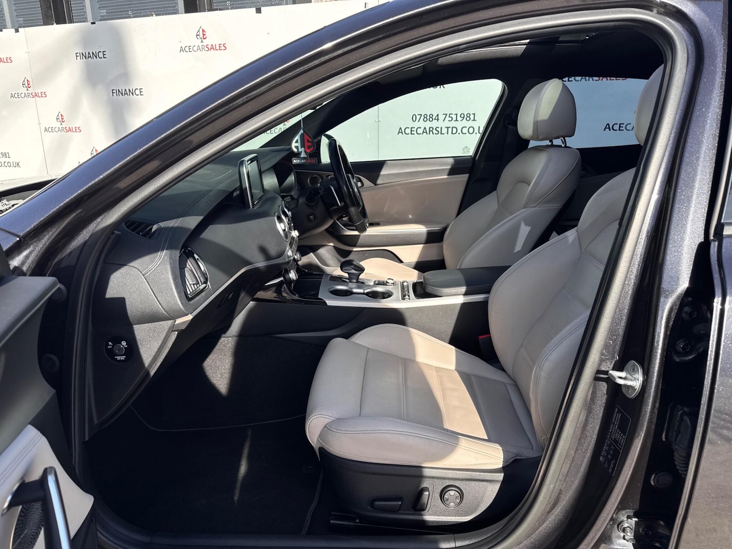 Used Kia Stinger 2018 for sale - 77564602: Photo 16