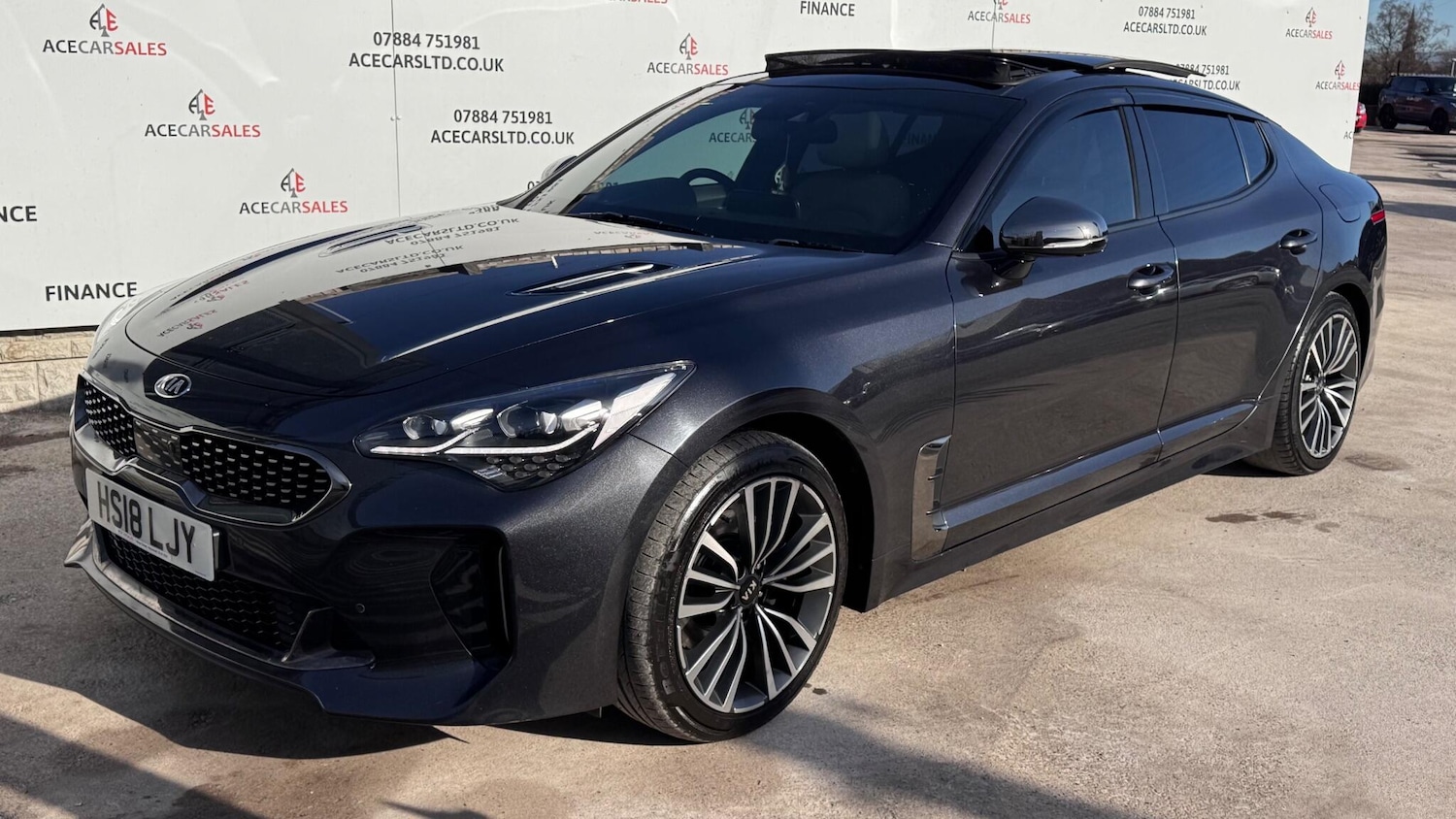 Used Kia Stinger 2018 for sale - 77564602: Photo 4