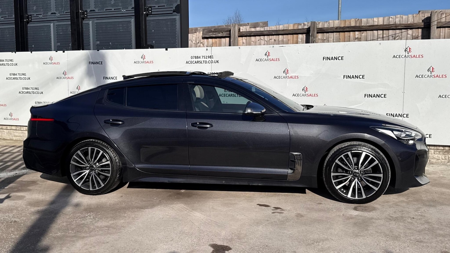 Used Kia Stinger 2018 for sale - 77564602: Photo 9