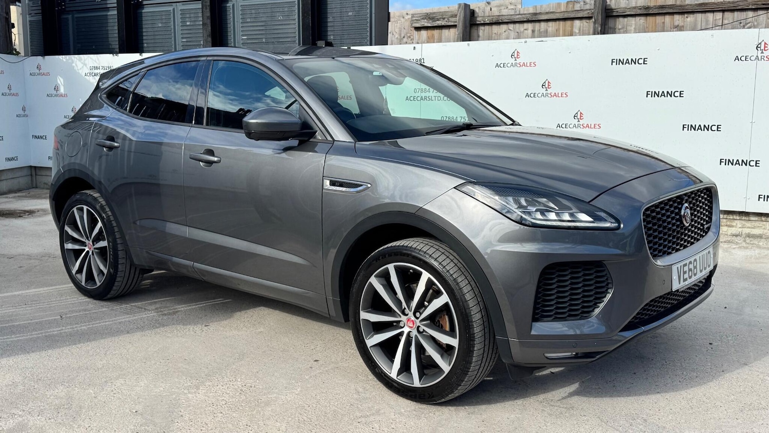 Used Jaguar E-Pace 2018 for sale - 78100974: Photo 2