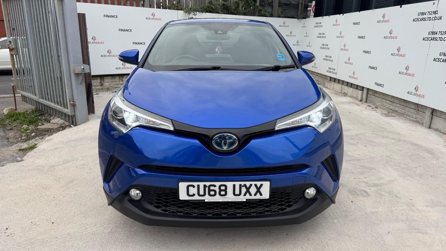 Used Toyota C-HR for sale - 76996835: Photo 3
