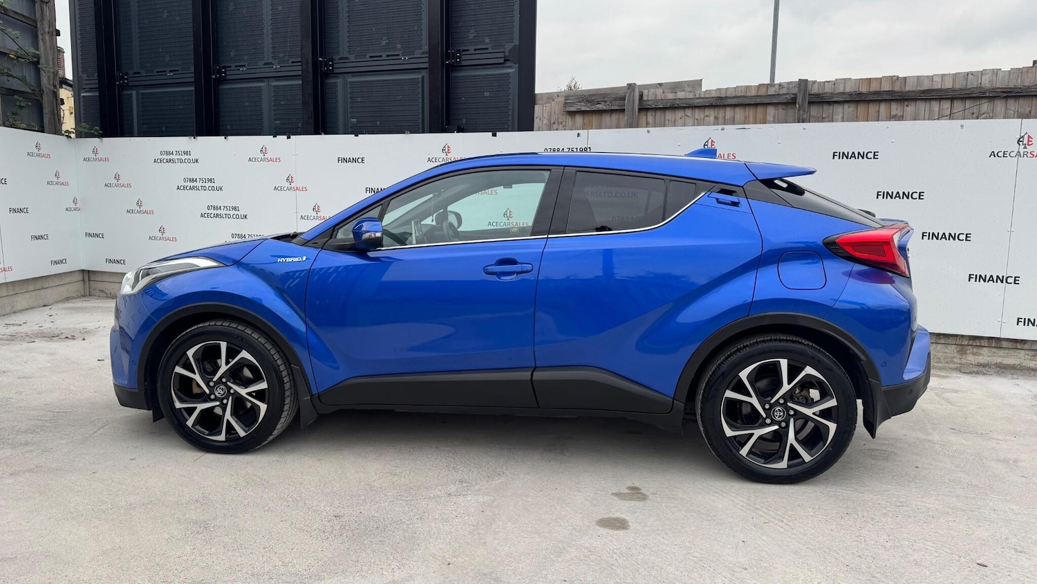 Used Toyota C-HR for sale - 76996835: Photo 5