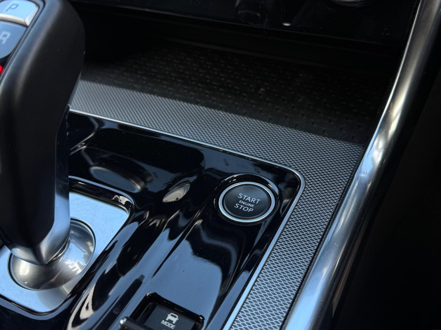 Used Jaguar XE 2019 for sale - 78047796: Photo 24