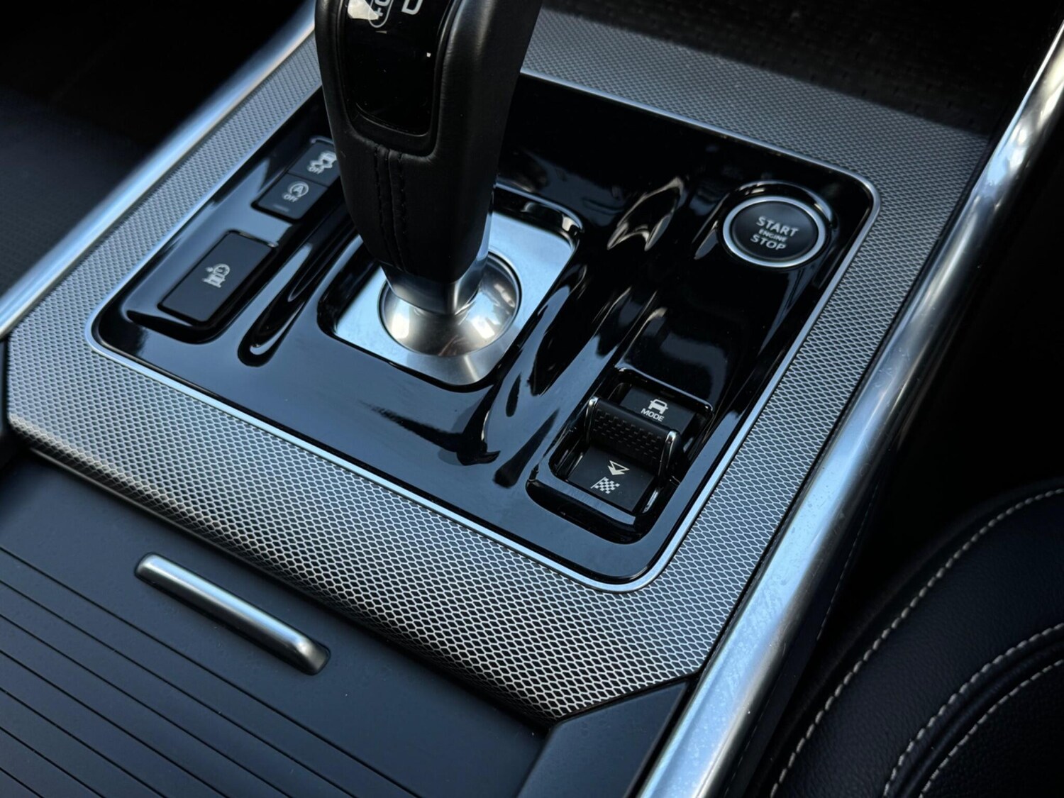 Used Jaguar XE 2019 for sale - 78047796: Photo 25