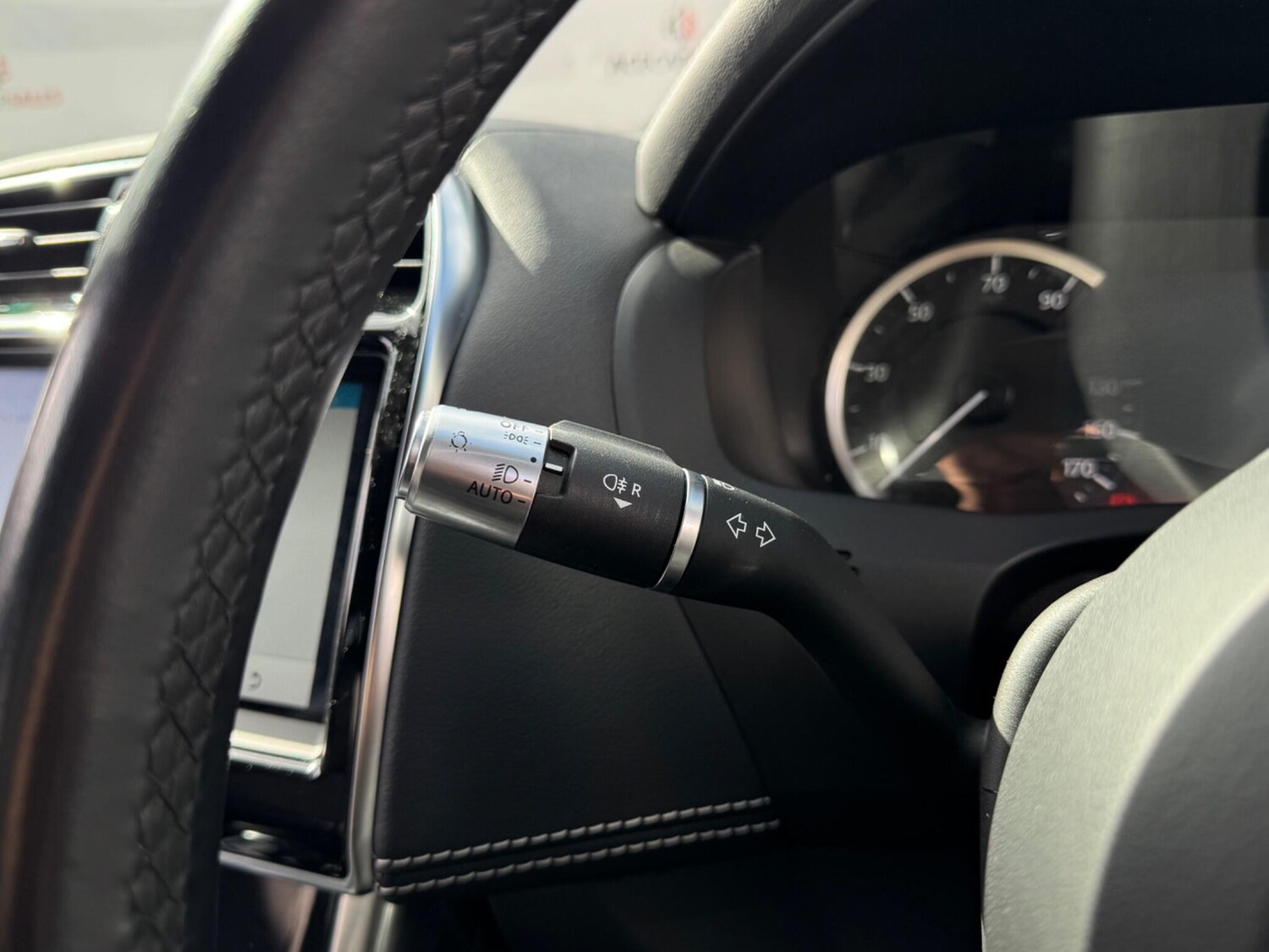 Used Jaguar XE 2019 for sale - 78047796: Photo 28