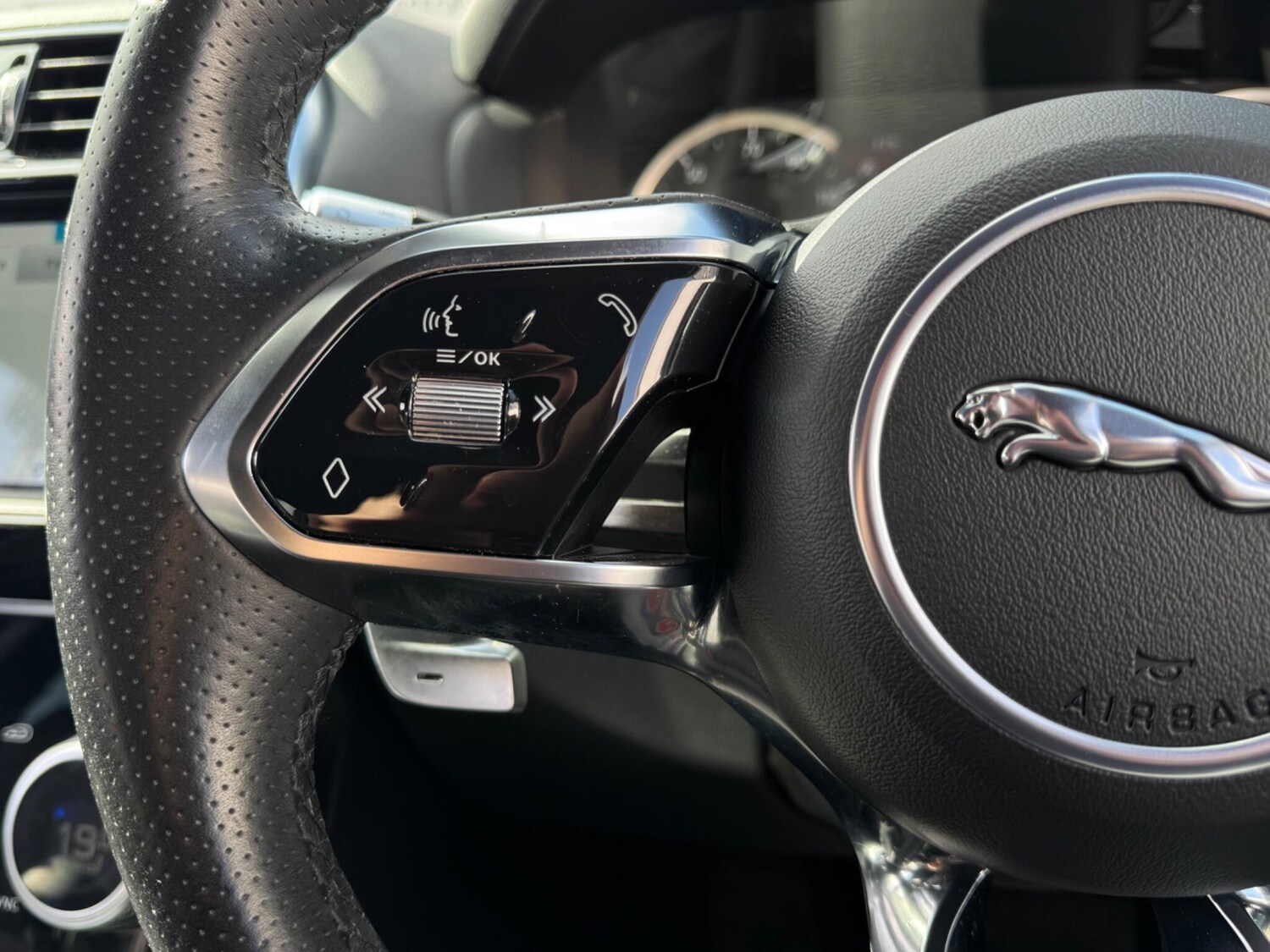 Used Jaguar XE 2019 for sale - 78047796: Photo 30