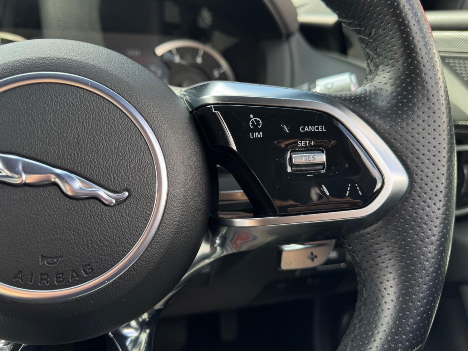 Used Jaguar XE 2019 for sale - 78047796: Photo 32