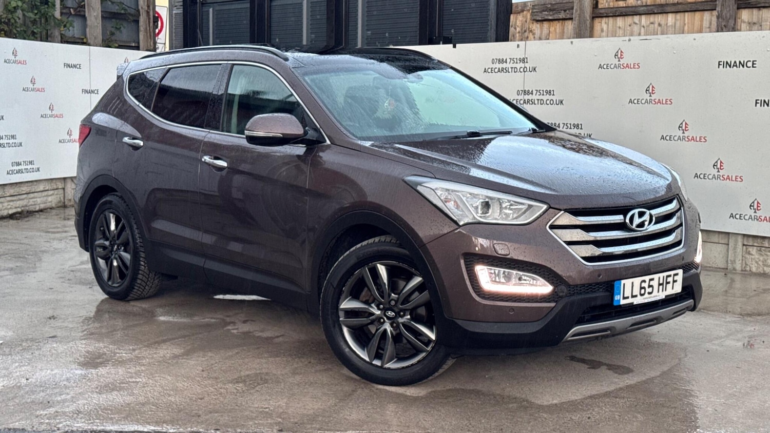 Used Hyundai Santa Fe 2015 for sale - 76573368: Photo 2
