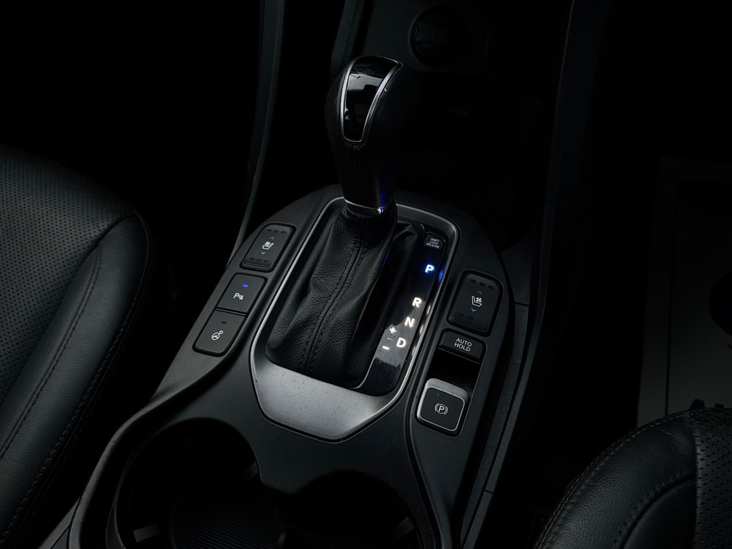 Used Hyundai Santa Fe 2015 for sale - 76573368: Photo 31