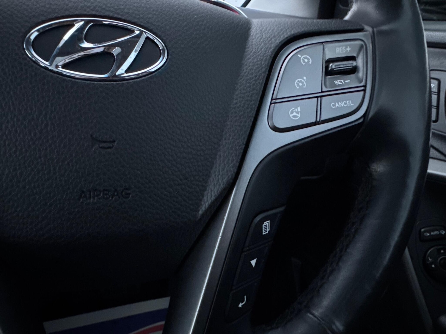 Used Hyundai Santa Fe 2015 for sale - 76573368: Photo 38