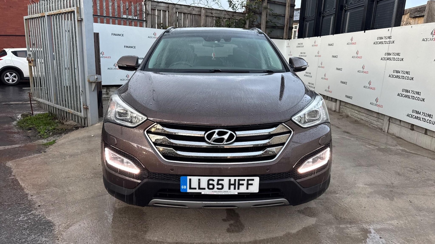 Used Hyundai Santa Fe 2015 for sale - 76573368: Photo 4
