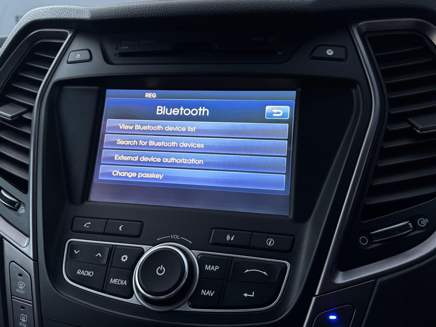 Used Hyundai Santa Fe 2015 for sale - 76573368: Photo 47