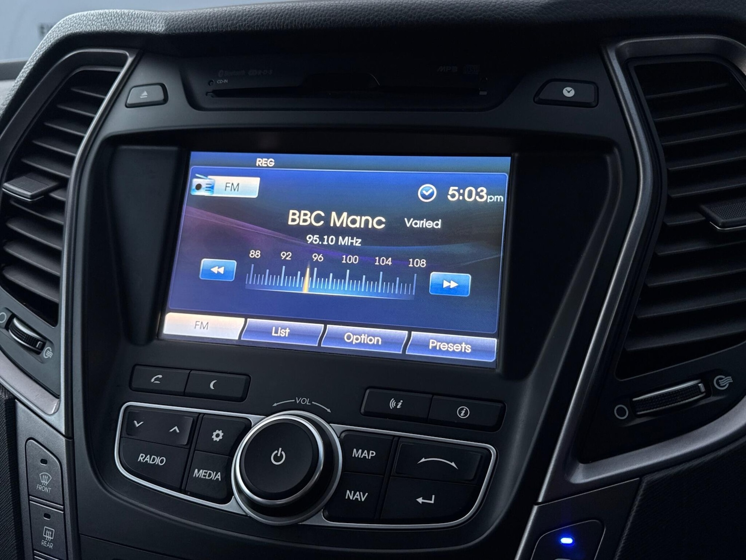 Used Hyundai Santa Fe 2015 for sale - 76573368: Photo 49