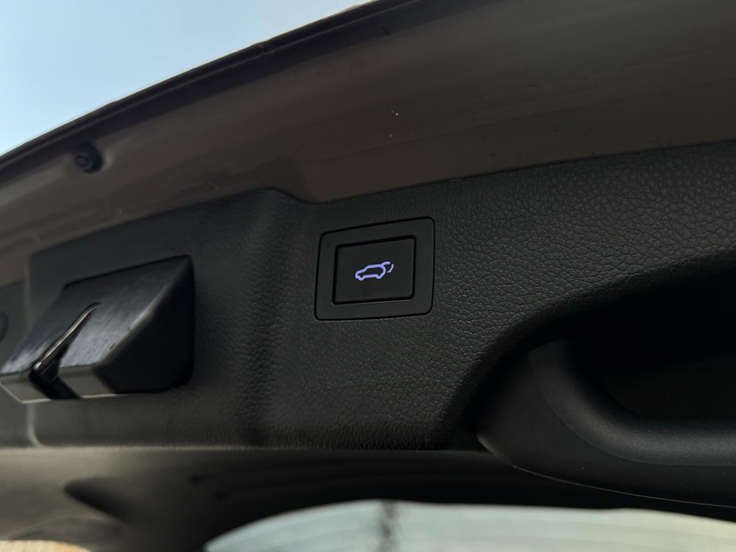 Used Hyundai Santa Fe 2015 for sale - 76573368: Photo 61