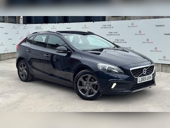 Used Volvo V40 2015 for sale - 79464545: Photo