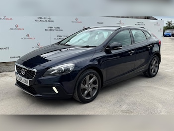 Used Volvo V40 2015 for sale - 79464545: Photo