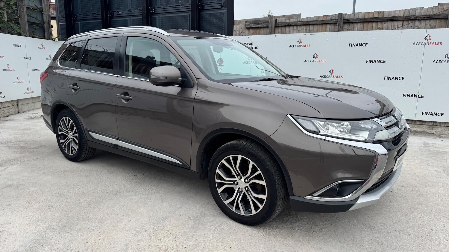 Used Mitsubishi Outlander 2018 for sale - 77216175: Photo 2