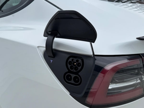 Used Tesla Model 3 2020 for sale - 76294980: Photo 61