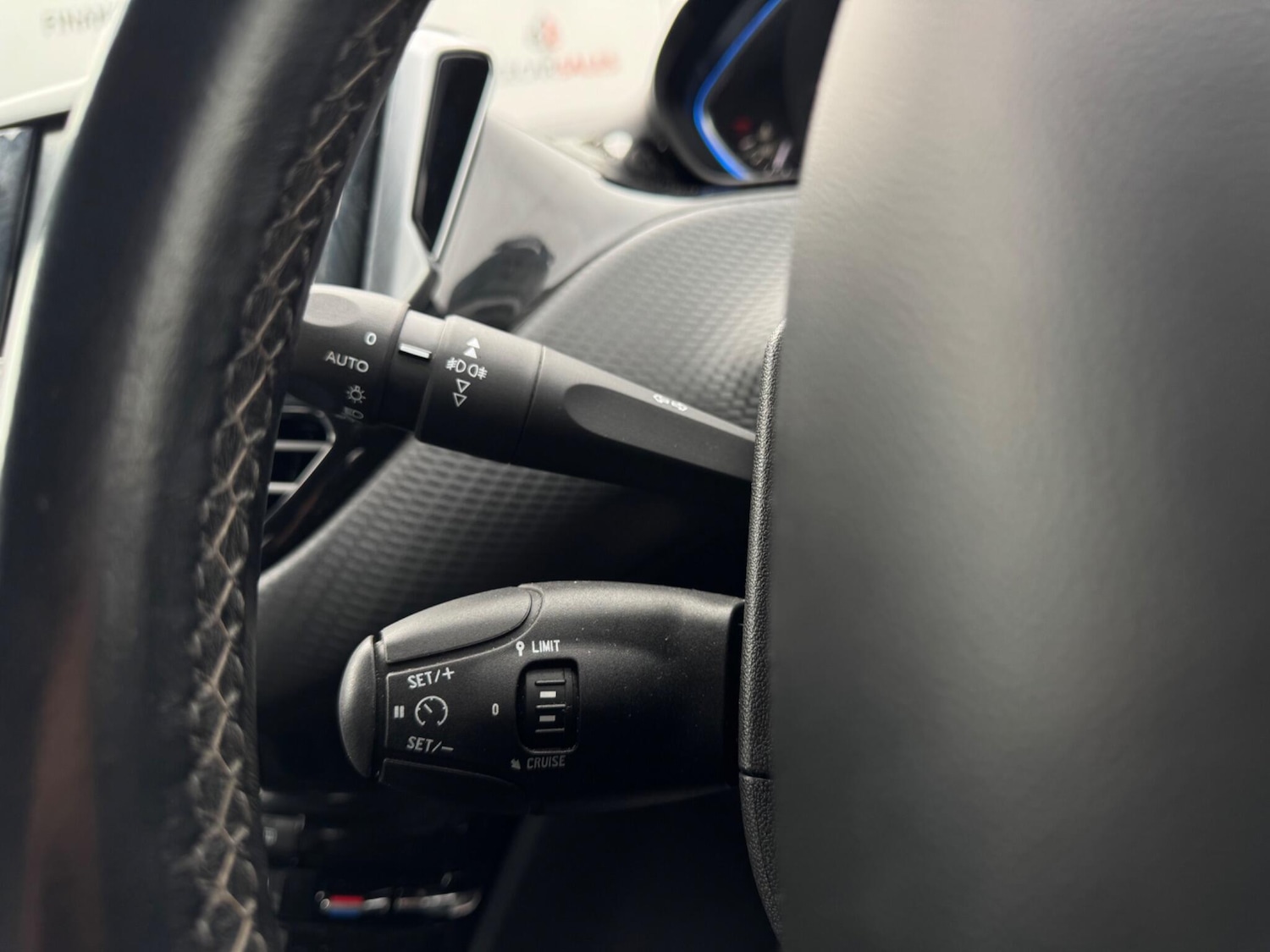 Used Peugeot 2008 2017 for sale - 77883353: Photo 28