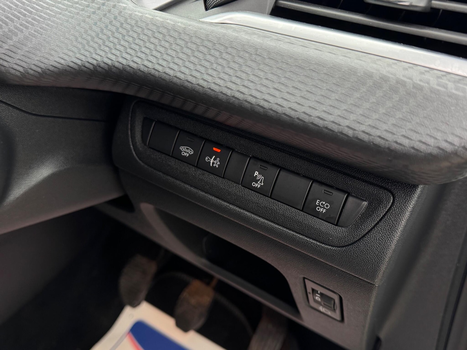 Used Peugeot 2008 2017 for sale - 77883353: Photo 55