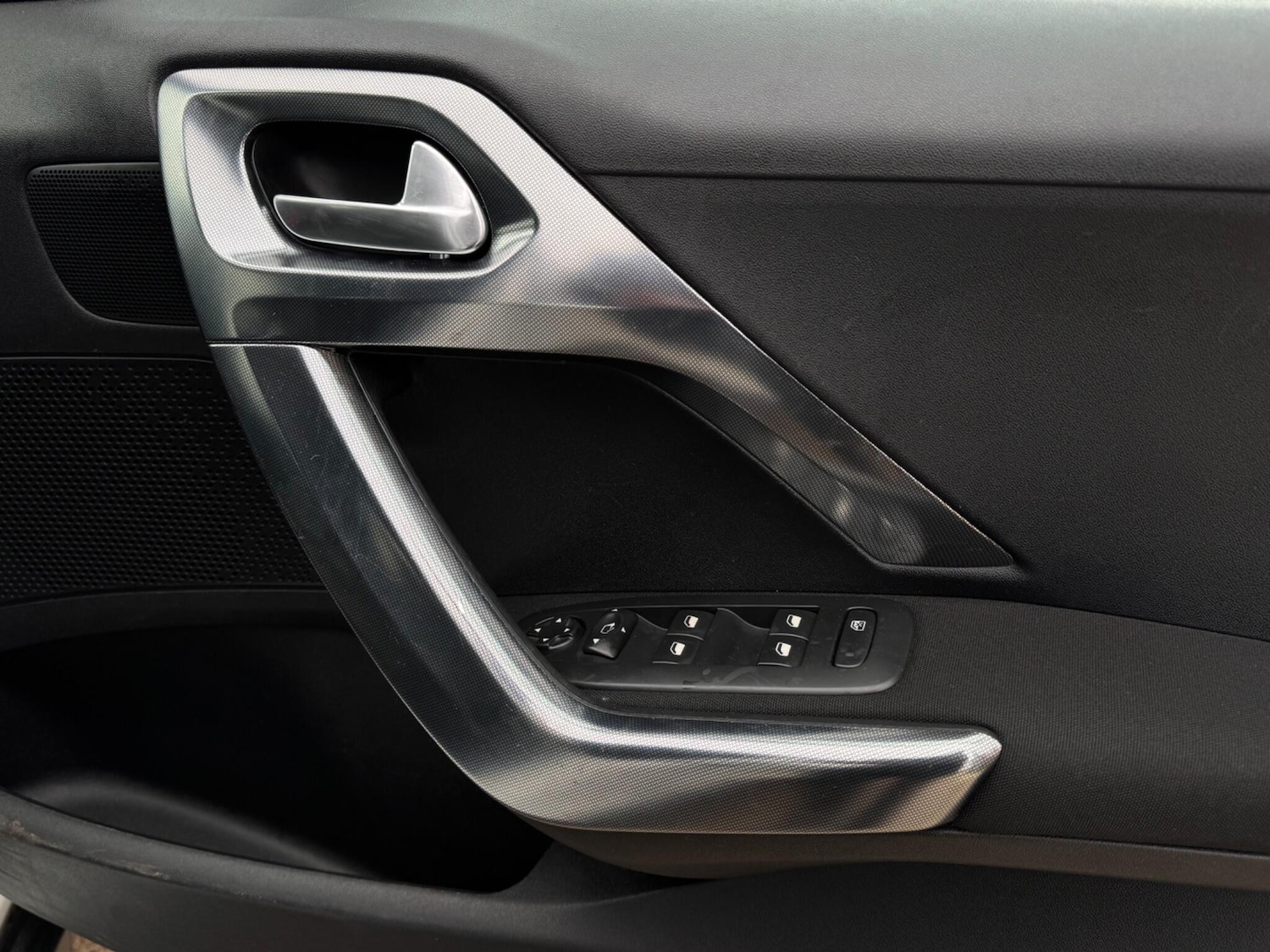 Used Peugeot 2008 2017 for sale - 77883353: Photo 57