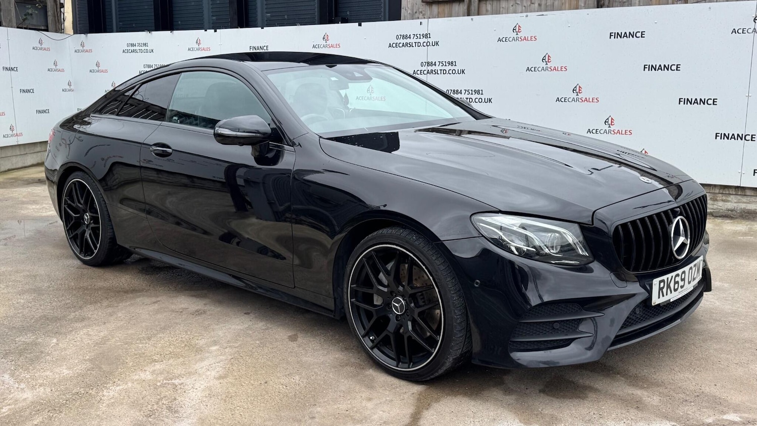 Used Mercedes-Benz E Class 2019 for sale - 77909358: Photo 2