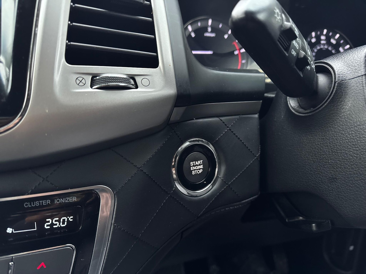 Used Ssangyong Rexton for sale - 77484493: Photo 24