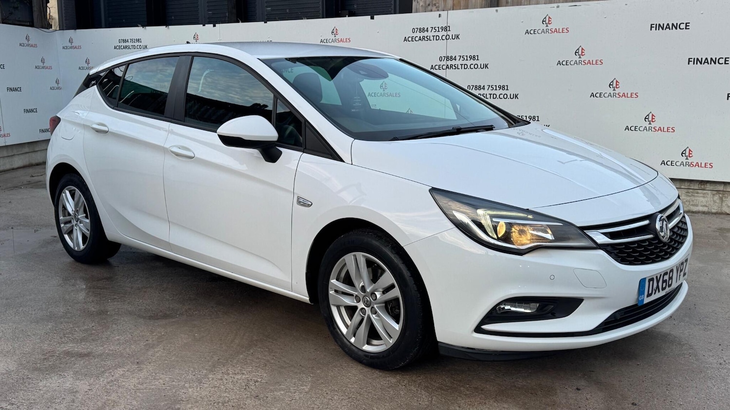 Used Vauxhall Astra 2018 for sale - 77163408: Photo 2