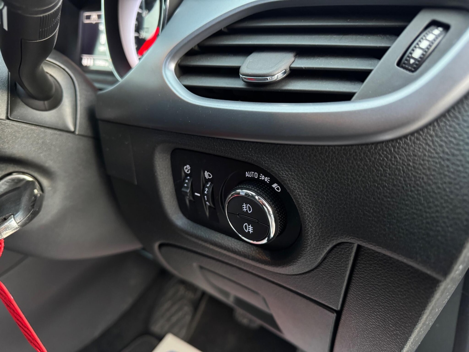 Used Vauxhall Astra 2018 for sale - 77163408: Photo 54