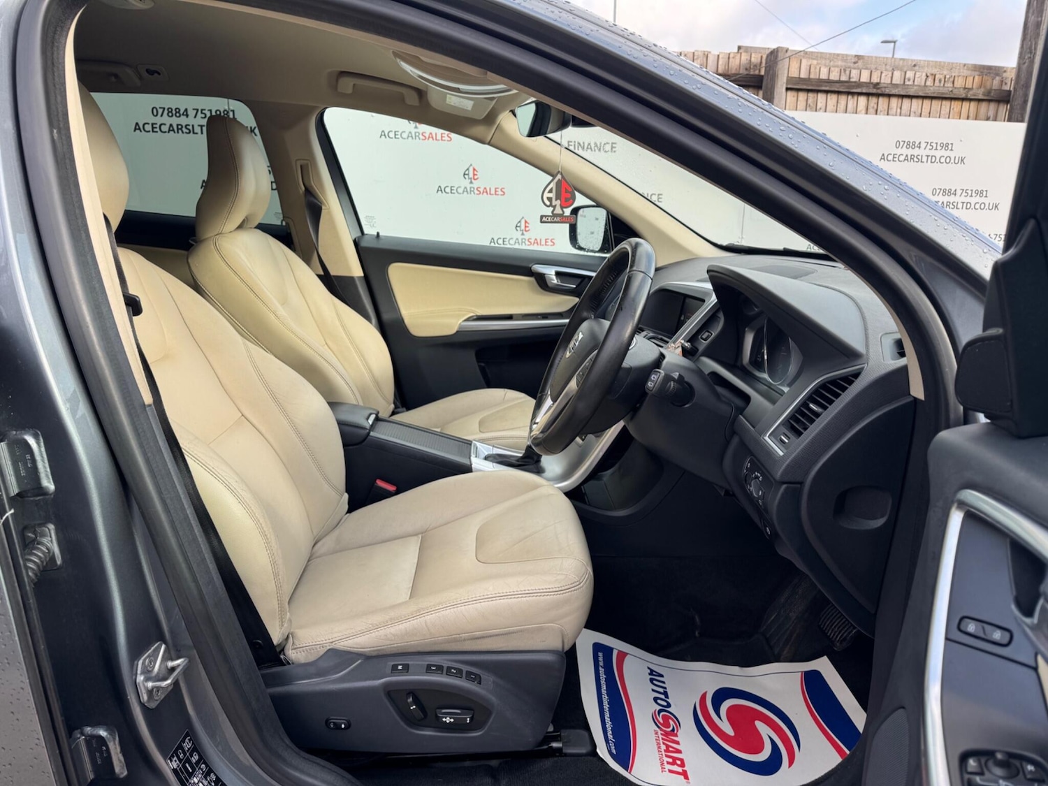 Used Volvo XC60 2017 for sale - 76409421: Photo 11