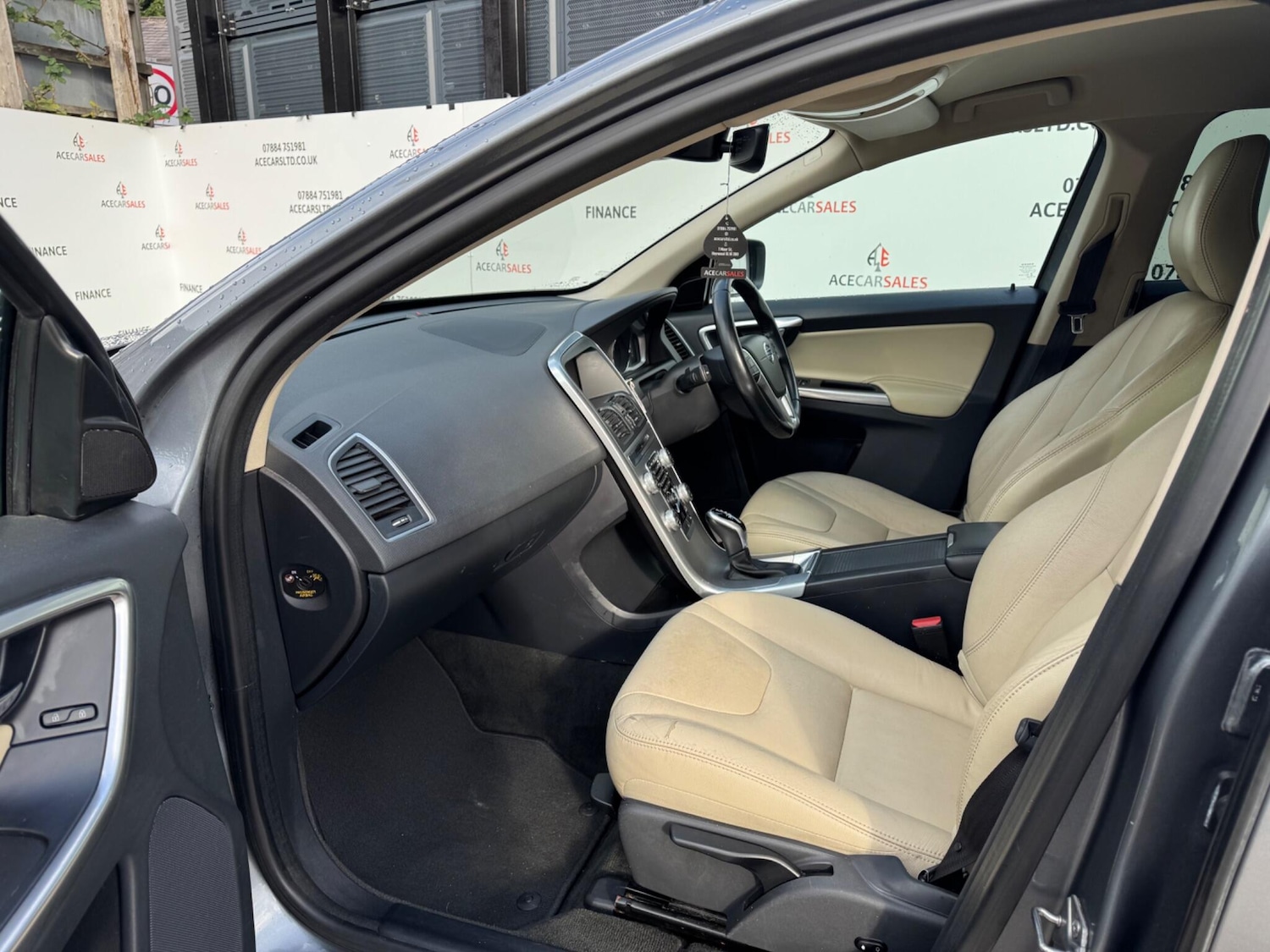 Used Volvo XC60 2017 for sale - 76409421: Photo 17