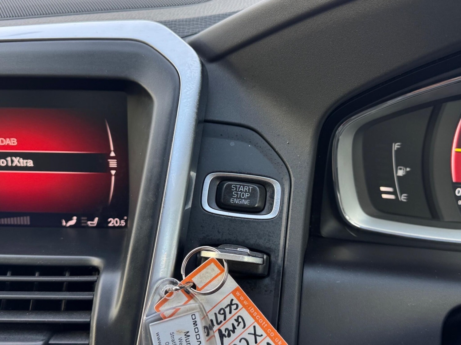 Used Volvo XC60 2017 for sale - 76409421: Photo 24