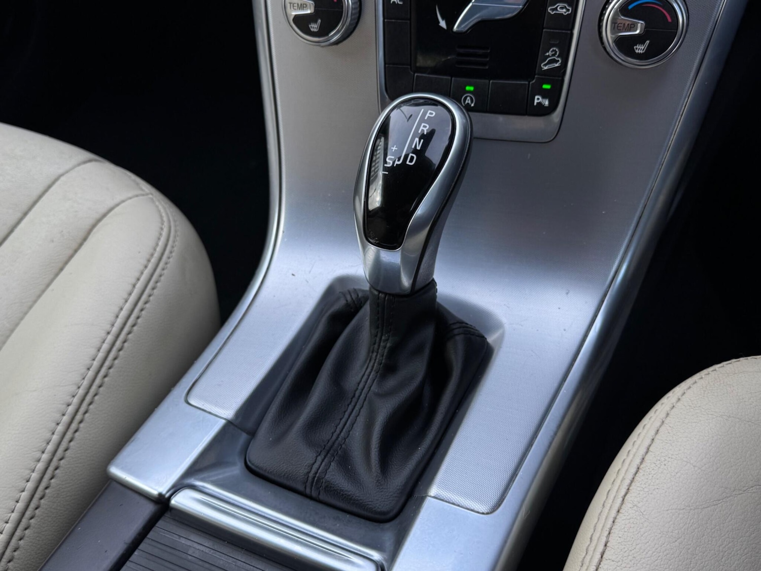 Used Volvo XC60 2017 for sale - 76409421: Photo 26